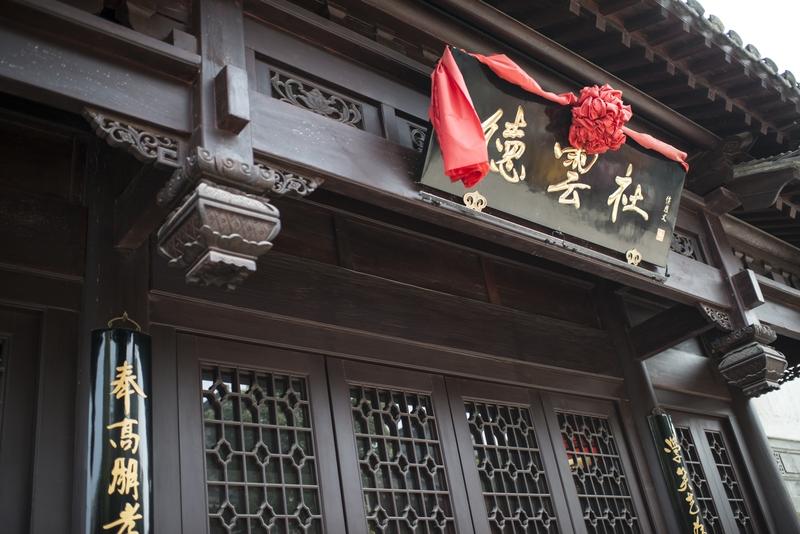 郭德纲被约谈、纲丝节封神、新人爆火！德云社的12月，一半争议一半温情约谈风