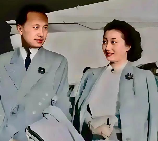 钱学森夫人蒋英说：“钱学森他这个人，心很静，人很稳，一辈子没有大呼小叫过。他不抽