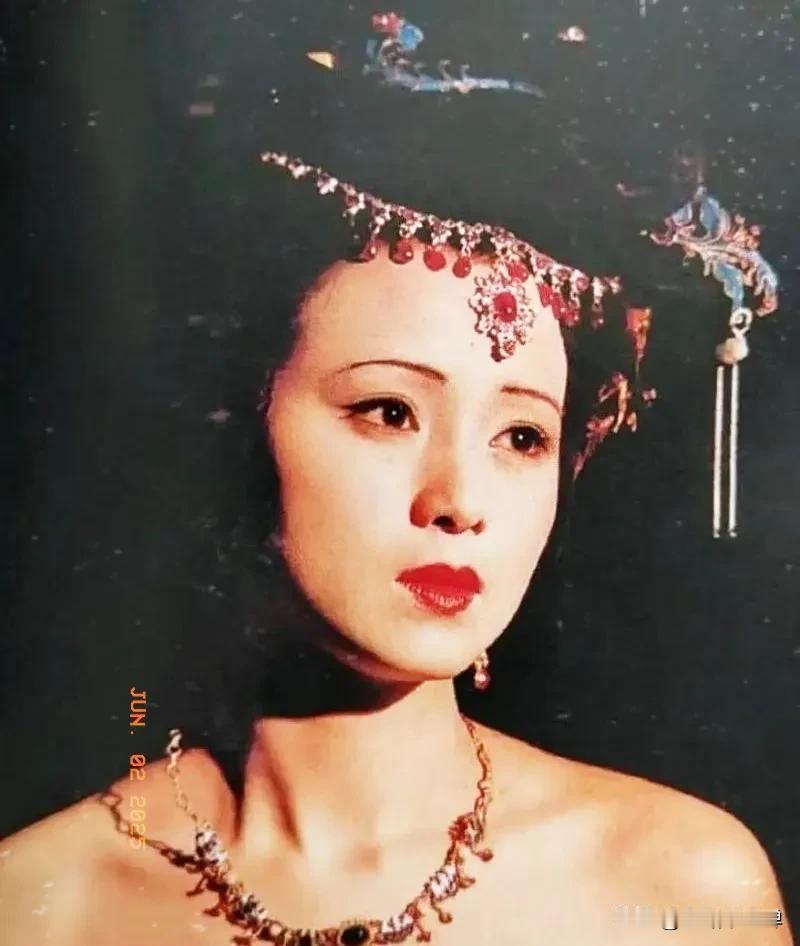 红楼梦里最古怪的病：秦可卿真怀孕了？贾珍这出戏唱得有点假。可以说原著中秦可卿的