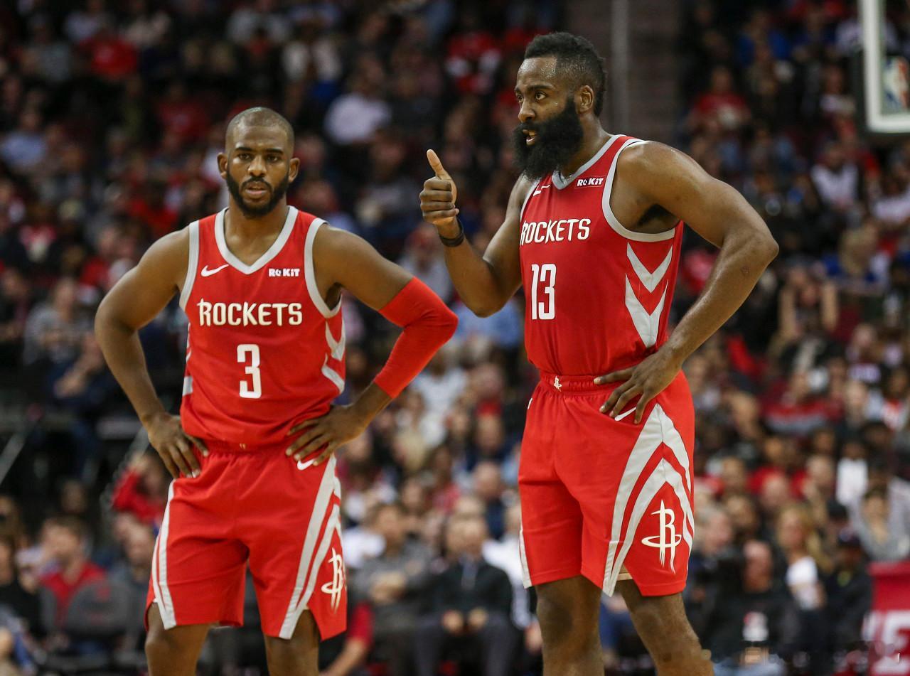 2月22日近日，保罗在节目中谈到了前队友杜兰特和哈登。主持人：谁是更好的得分手