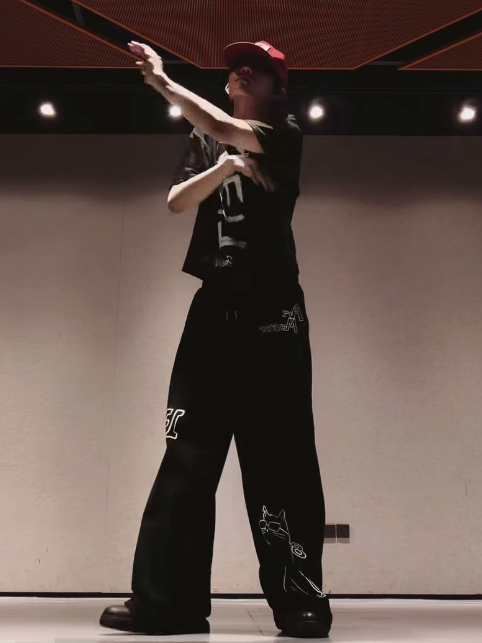 这俩是同一条裤子，谁敢信