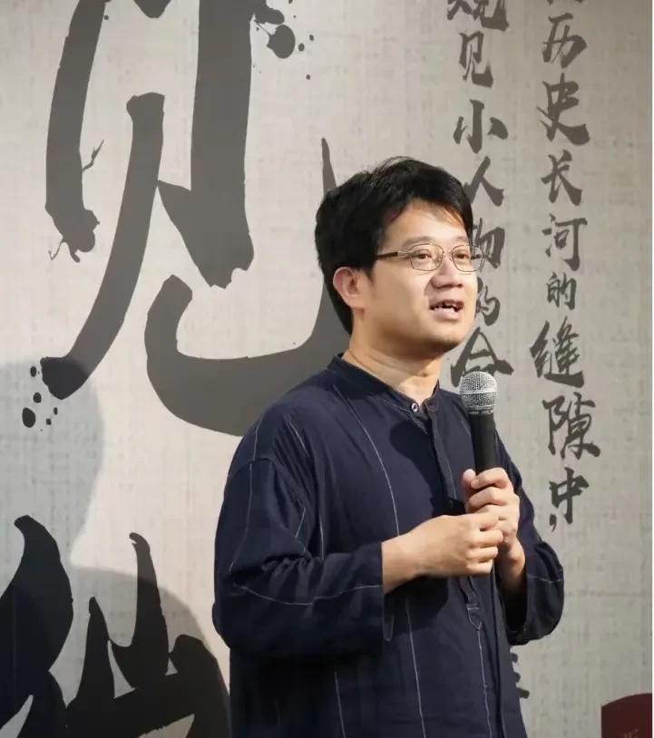 我发觉成功人士身上都存在一个共性，那便是自律。马伯庸写《长安的荔枝》仅仅用了11