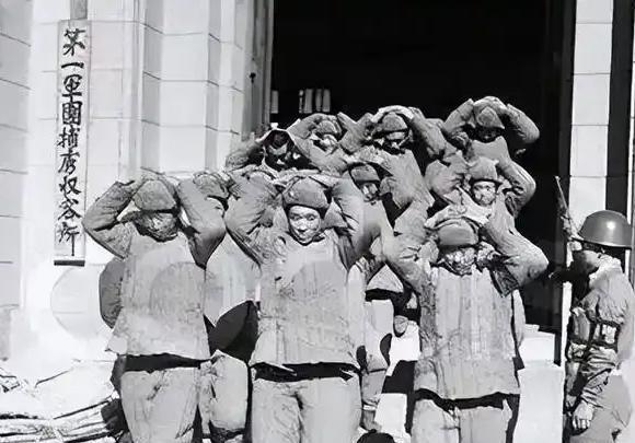1941年八路军干部惨遭日军肢解，忍无可忍的伪军，当场枪杀日军少将 一把砍刀