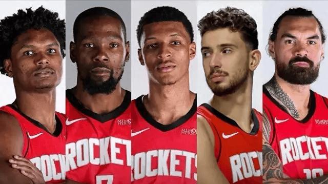 常规赛没打之前我就说过，他跟伊森卡佩拉最搭配，我是从球员技术特点分析的，事实也是