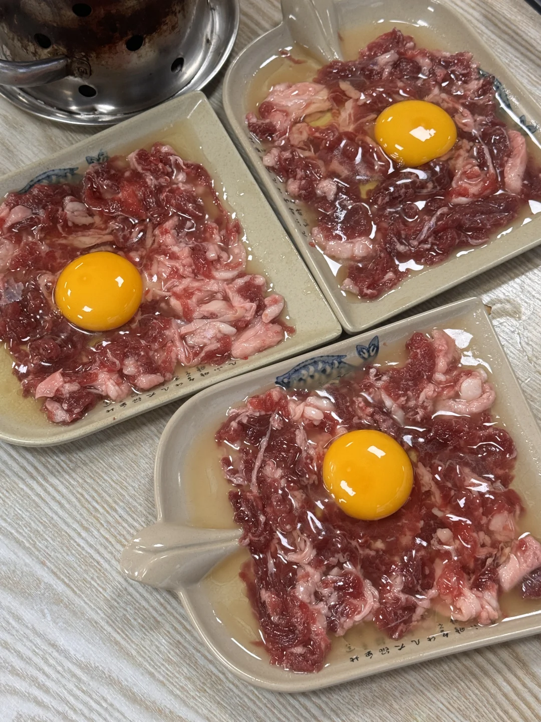 在花都融创，这里五块钱一碗的粥底。白粥熬得绵密，最妙的是，粥底可以无限...