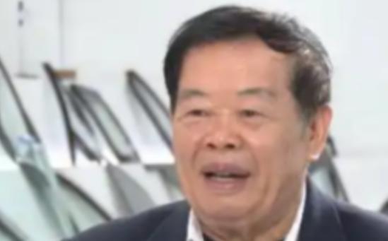 2015年，曹德旺拿出100万帮一个小女孩换肾，可谁知，小女孩康复后，却给曹德旺