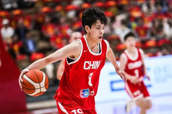 以赛检训：中国女篮热身赛轻取尤文图特。中国女篮热身赛西安站对阵欧洲西甲劲旅尤文