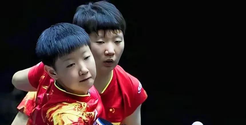 孙颖莎和王曼昱为何再度组队女双。出战美国大满贯赛的正赛。引起很多网友和粉丝的关注