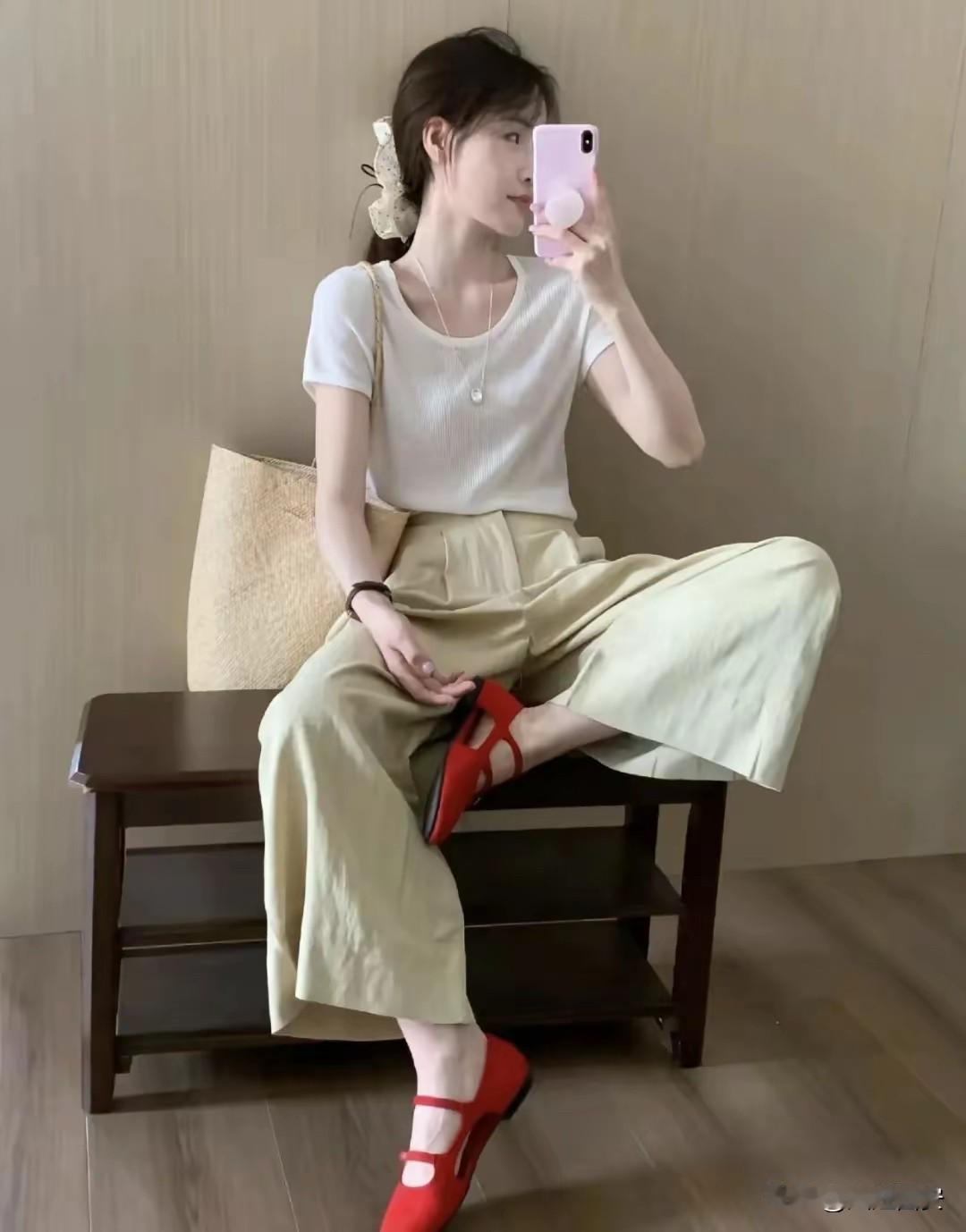 朋友与敌人的区别：第一：朋友所谓朋友就是：只能同甘，不能共苦。只会锦