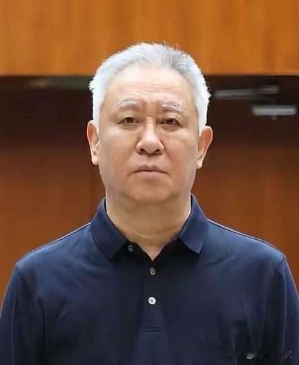 大家其实不用为他担心，也不要可怜他，他的衣食住，可能比我们要好的多。进去前他