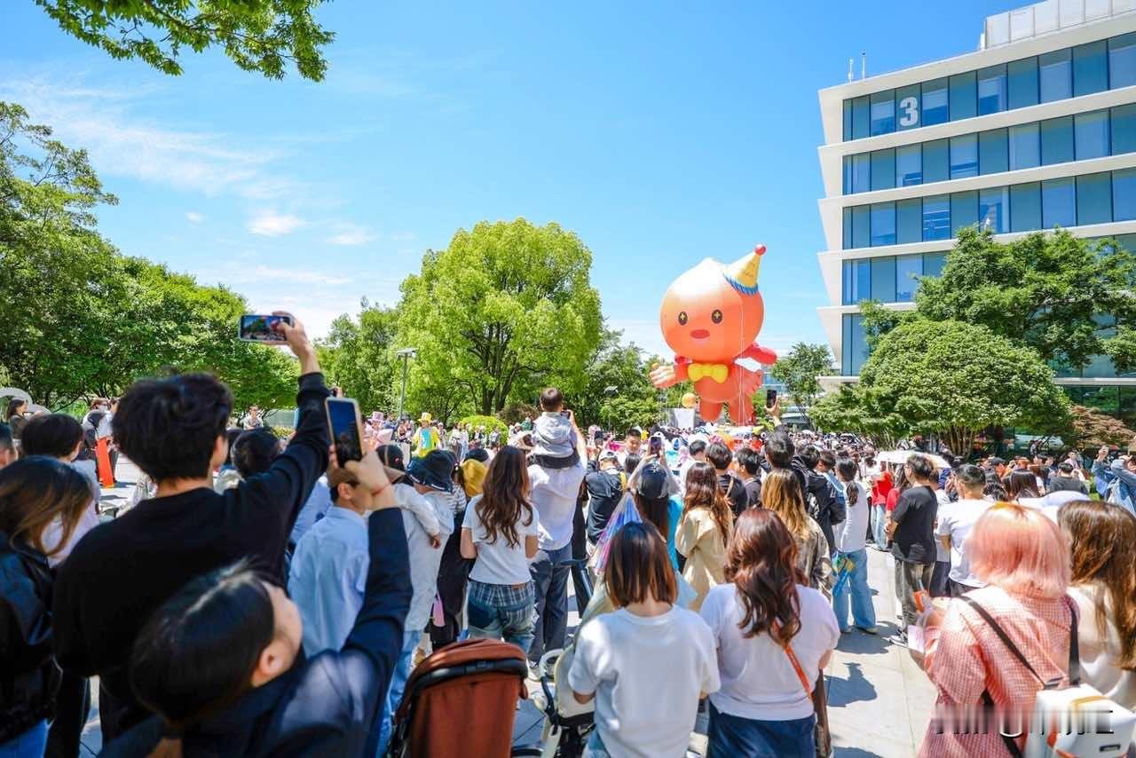 有这个企业文化的，全世界没几家！为了纪念“非典”时期阿里员工和家属同舟共济、