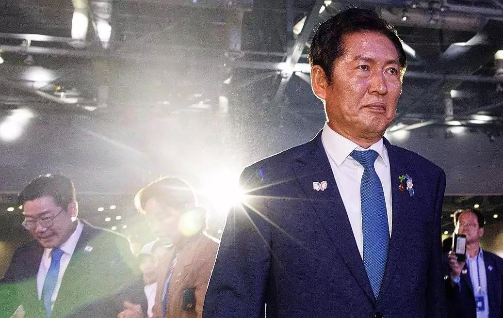 郑清来不愧号称郑大炮，什么也不怕，在全党大会后与姜善宇通话称：“会做你坚实的后盾