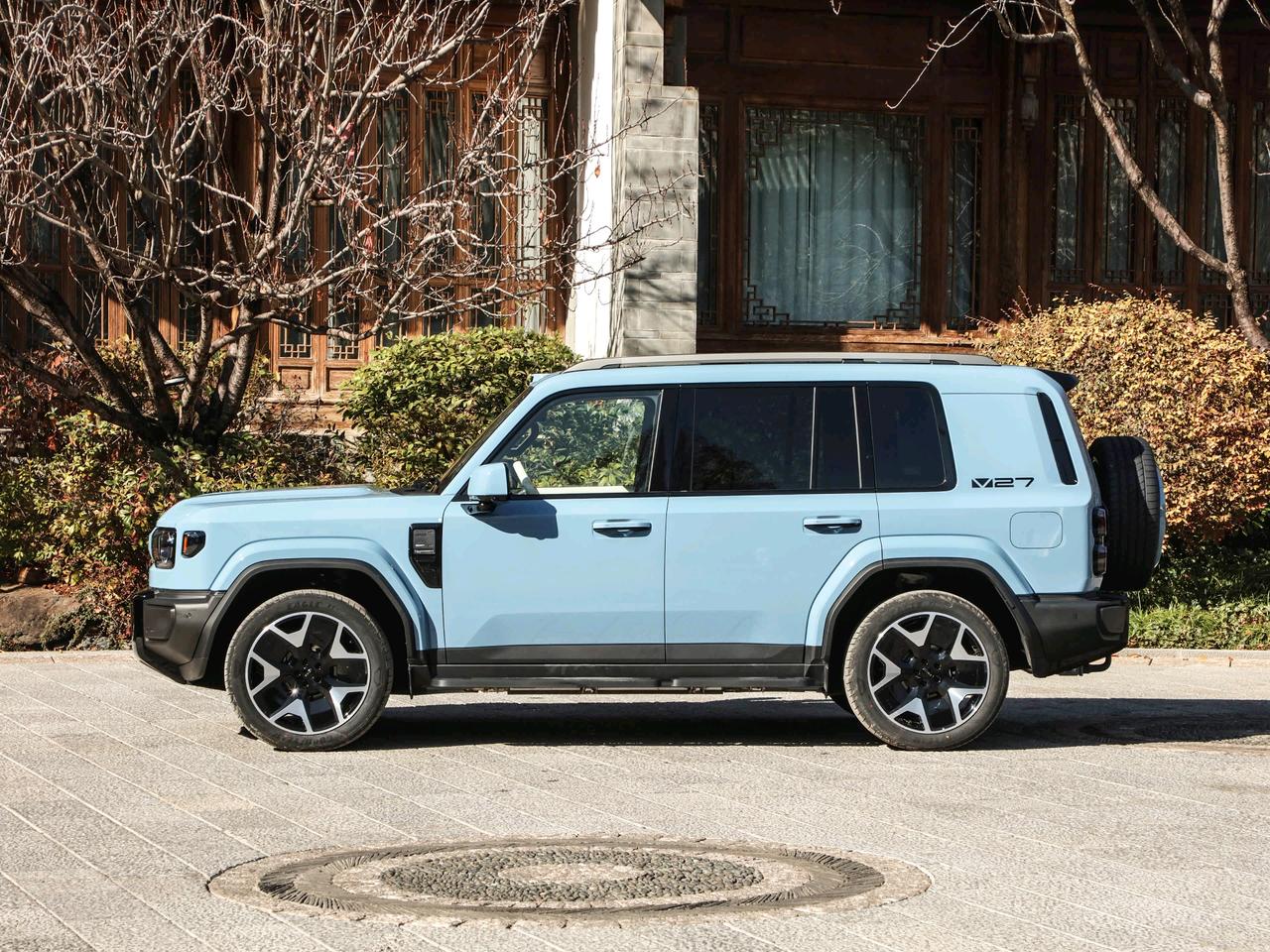 单论颜值，iCARV27和方程豹钛7，哪个更好看?两个车都是硬派方盒子的造