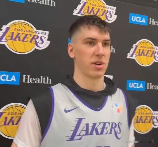 拉拉维亚感慨万千啊！近日，湖人队球员拉拉维亚在训练后接受了媒体采访，他对自己