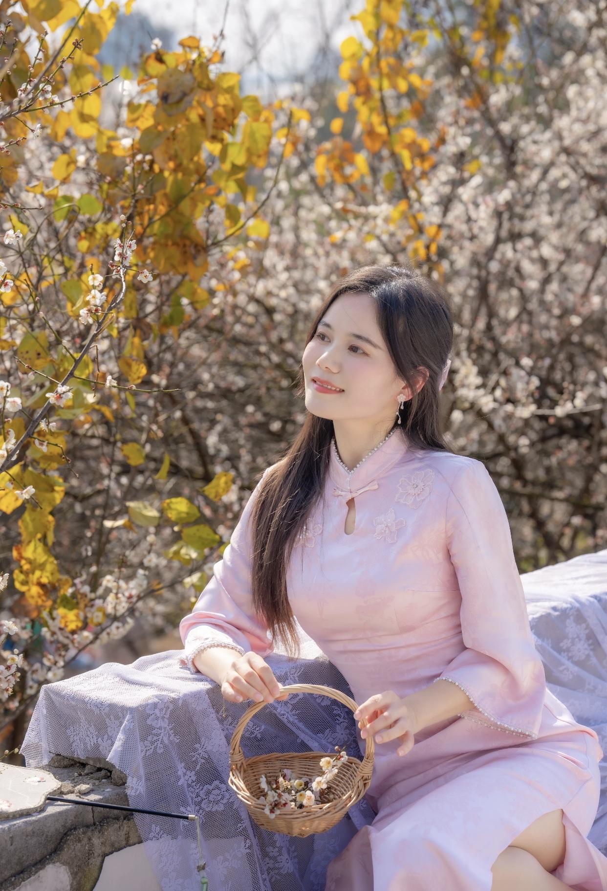 什么样的女人算自然美皮肤状态好，有健康的光泽，不是靠厚重粉底。