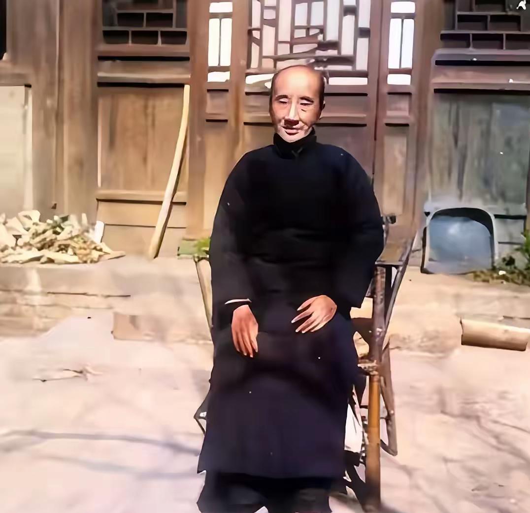 朱安，鲁迅的原配夫人，两人是父母之命媒妁之言，并没有感情基础。鲁迅并不认同