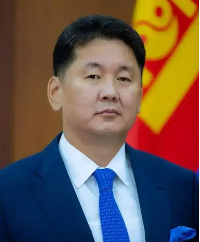 前脚新加坡总理黄循财呼吁中方放下恩怨，和日本实现和解。后脚蒙古国总理赞丹沙塔尔邀