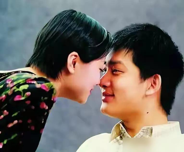 2005年，常昊奖金454万，到手只35%。1999年，他娶张璇。当年这段差了8