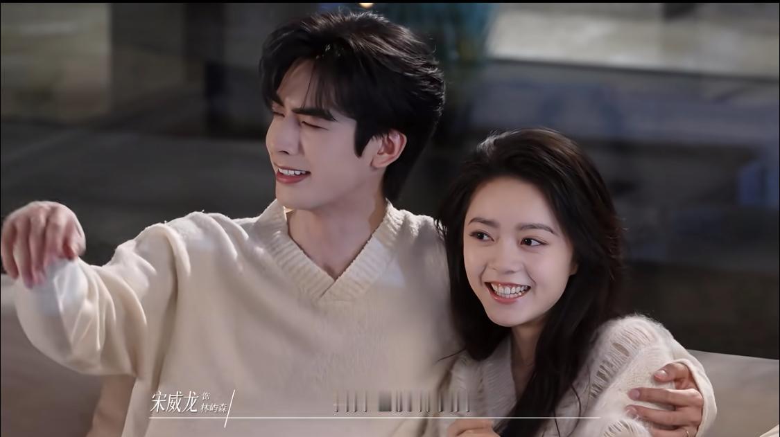 赵今麦和宋威龙骄阳似我拍摄现场，赵今麦看到现场一个工作人很帅，就直接说出来，他