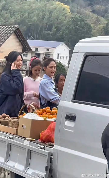 前任和现任都能在一起录节目，那是因为都放下了