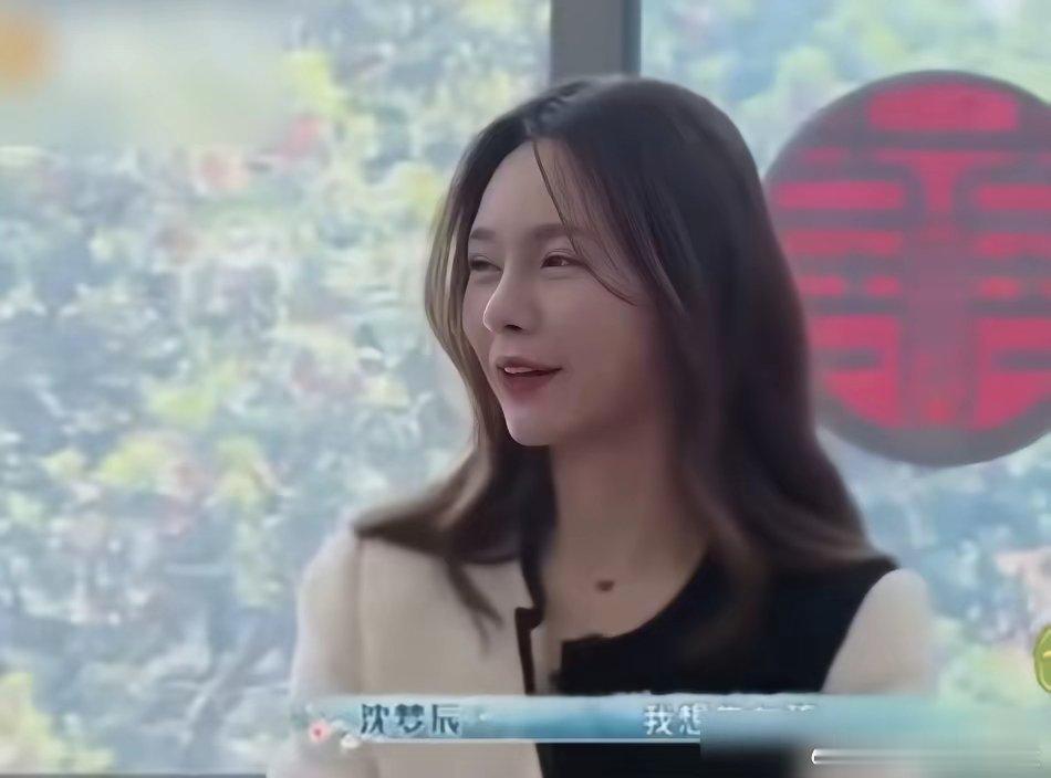 领证4年还不生，沈梦辰终于说出了大实话：真怕生个女儿长得像杜海涛！​杜海涛这几年没少明示暗示，想要两