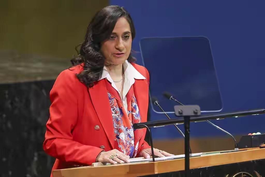 3月27日，财联社消息显示，加拿大外长阿南德宣布制裁5名个人和4个实体，这些制裁