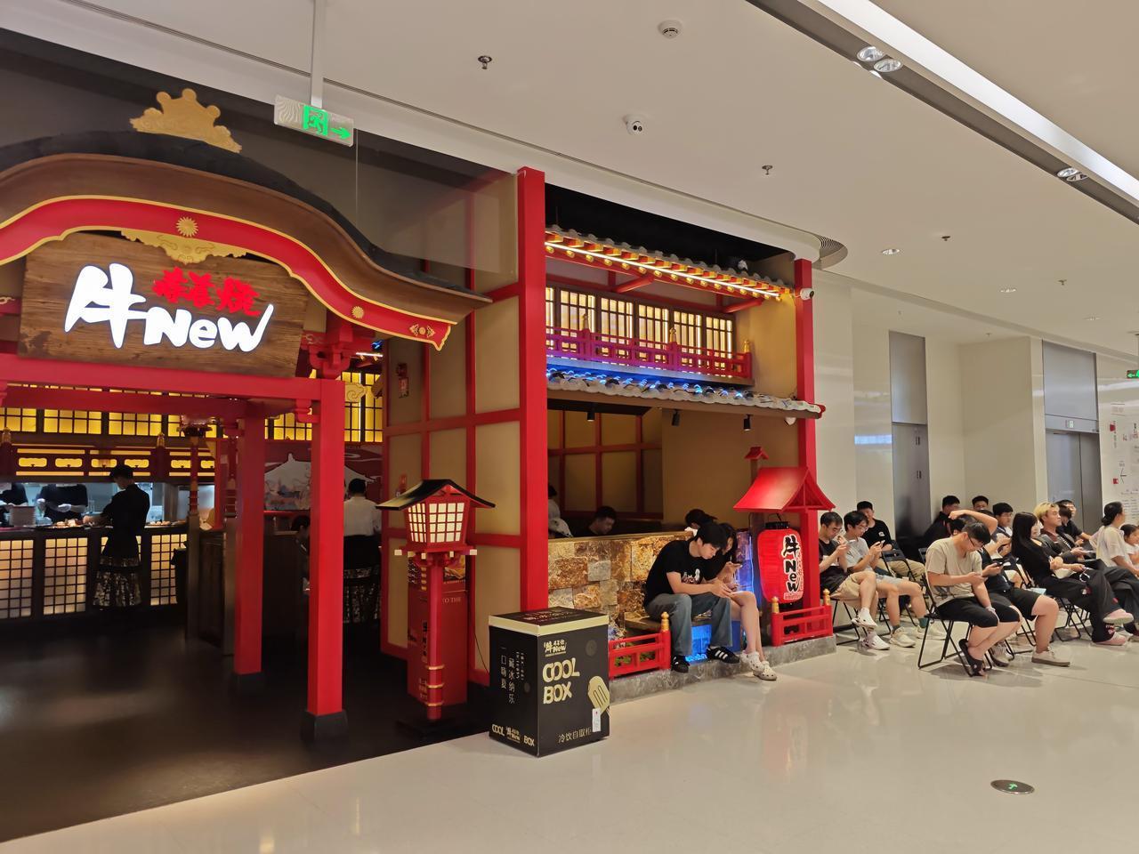 美食人人都喜欢，无论是来自绍兴的醉蟹醉虾、还是下渚湖的河虾鱼汤饭、以及良渚文化村