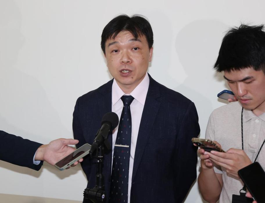 就在刚刚，台“陆委会副主任”沈有忠发布严正声明，4月11日，针对国共会面