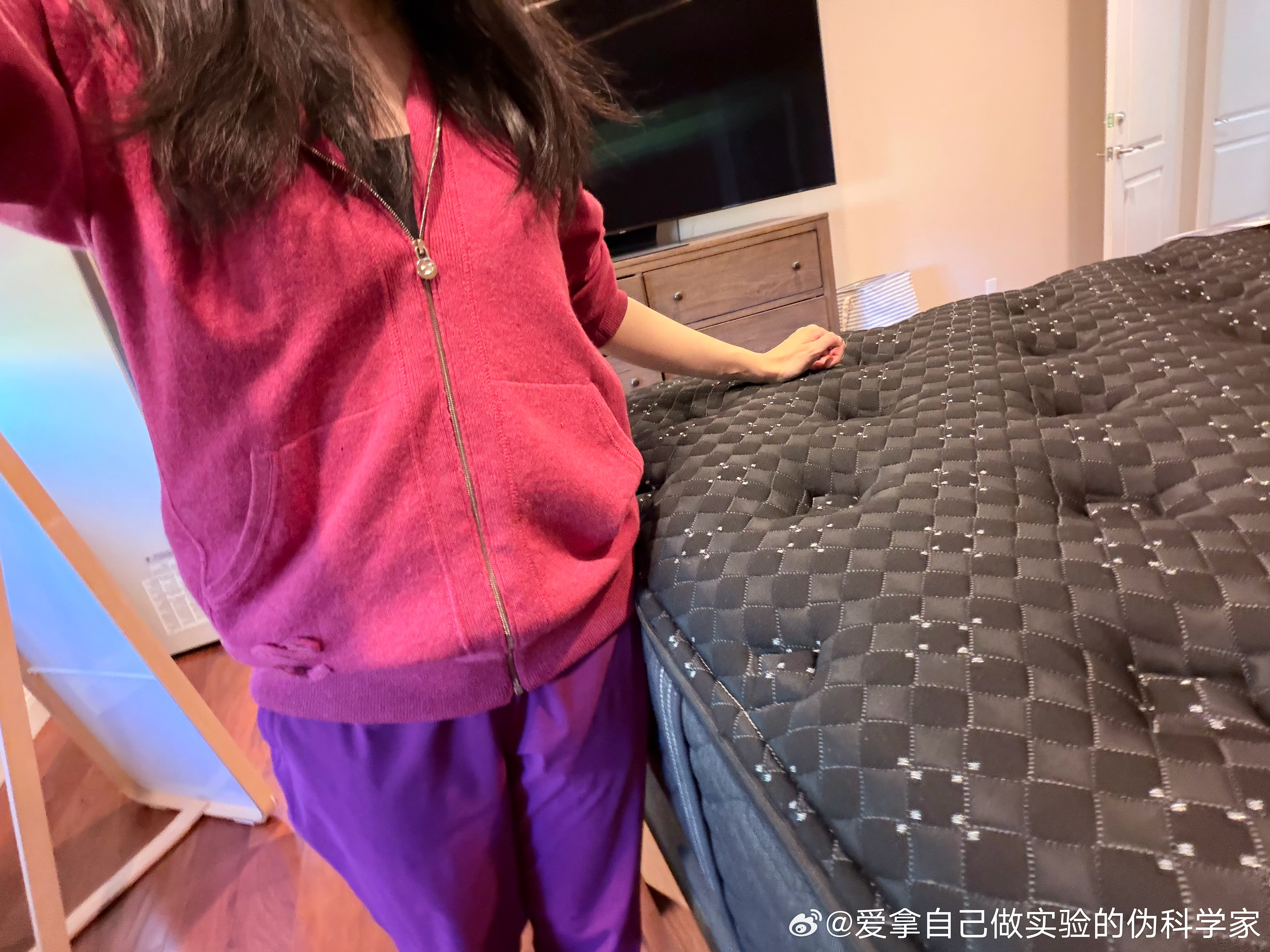 配偶同志腰痛怪床垫把之前的高级tempurpedic床垫给换了之前的床垫就已经够