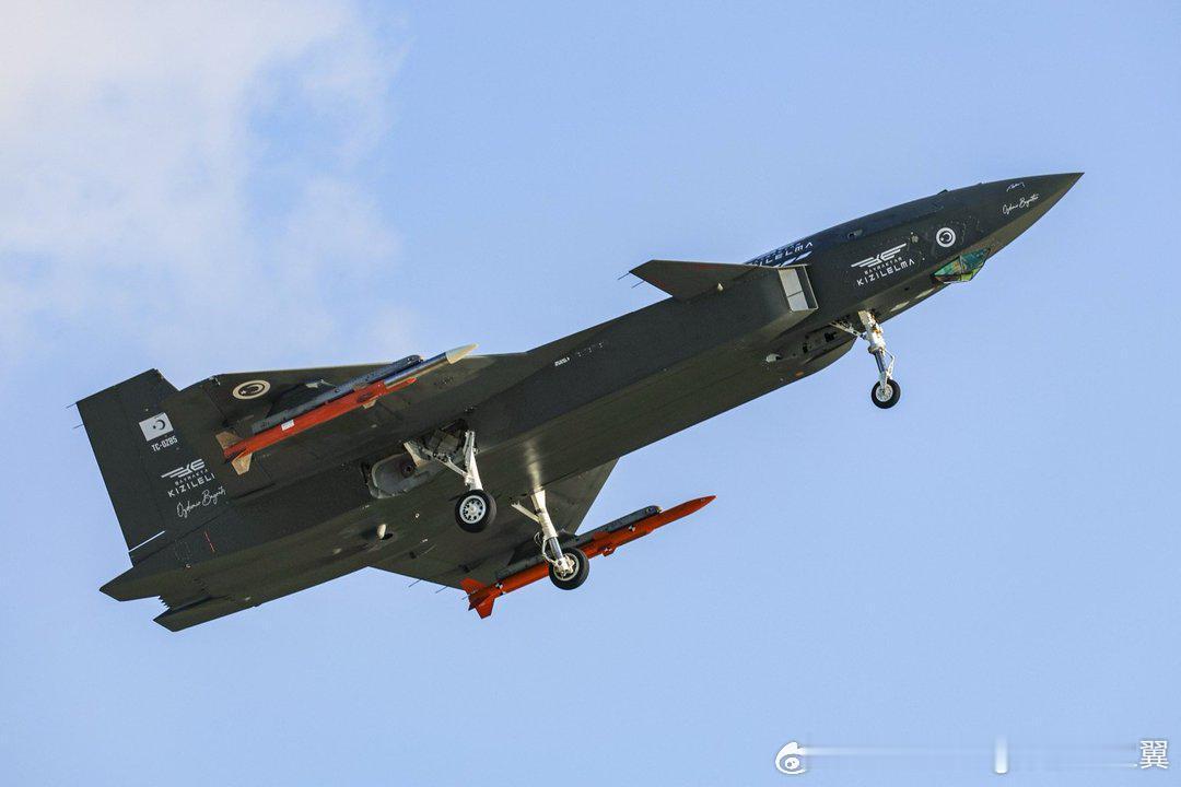 搭载GÖKDOĞAN空空导弹和MURA相控阵雷达的土耳其红苹果无人机在测试中锁定