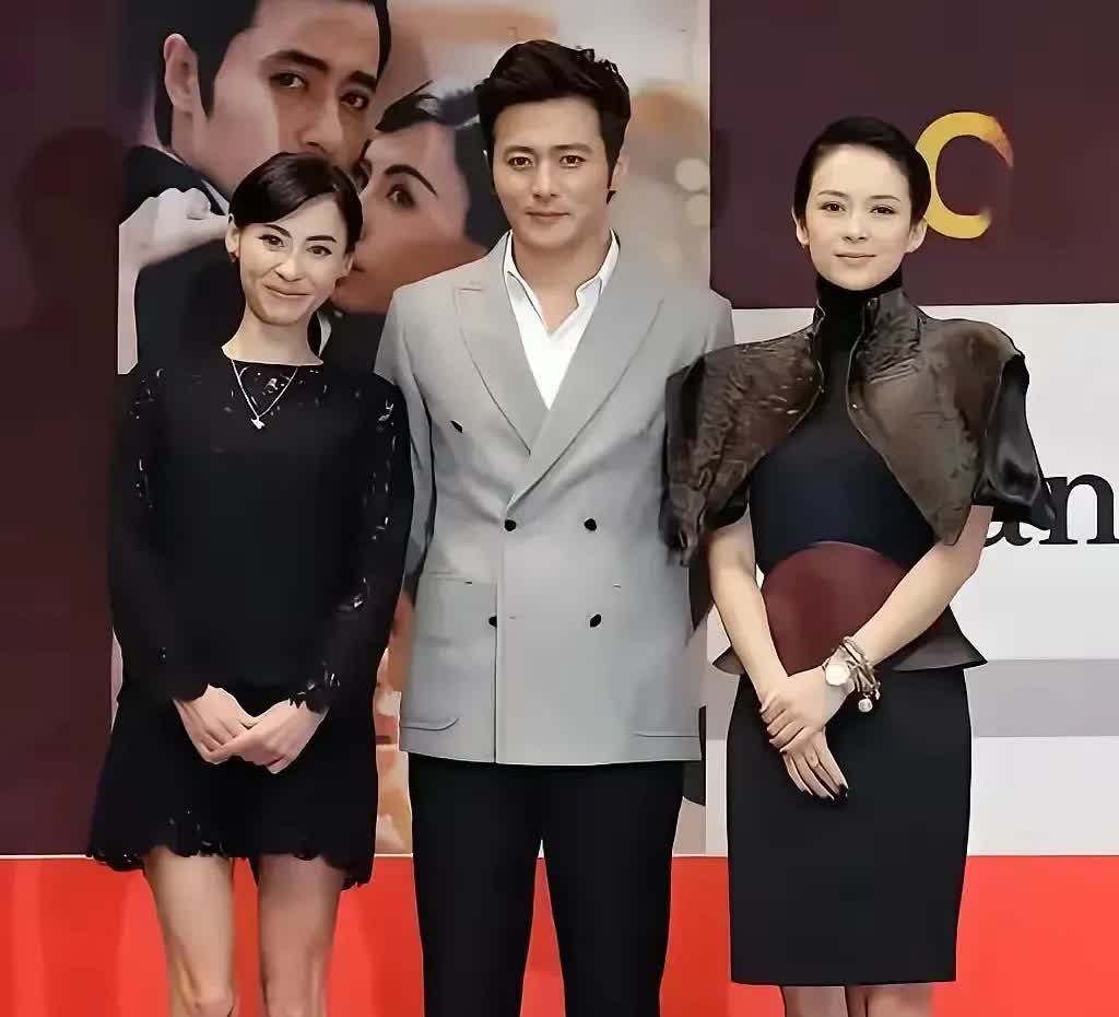 一直以为章子怡不如张柏芝长得好看，气质上也不如，但是今天看了这张两人在一块的合影