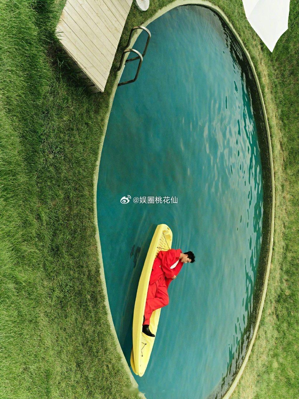张晚意录完花少晒黑了好几个度哇，张晚意从《花儿与少年》录制回来，晒黑程度令人咋
