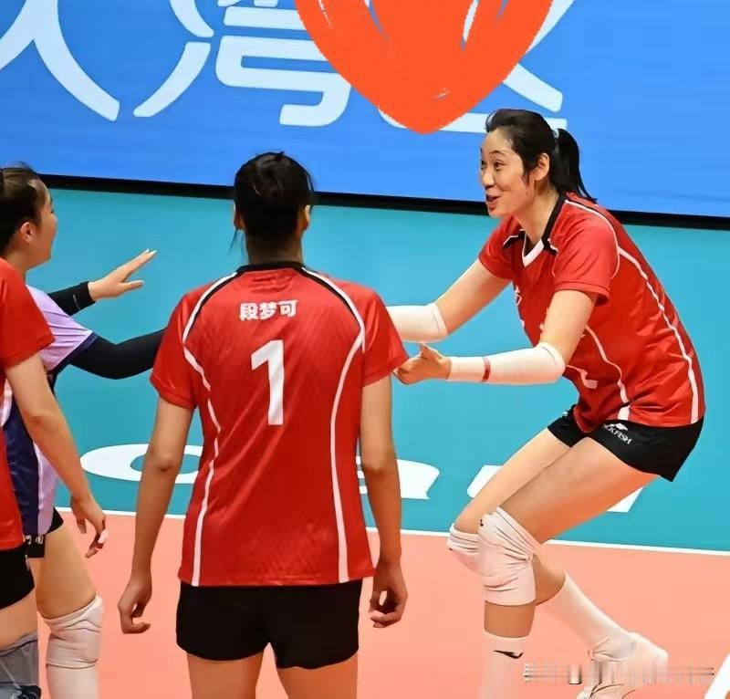 女排小组出线剧情太刺激！河南最后一轮死磕江苏，天津还藏着“搅局”大招？河南