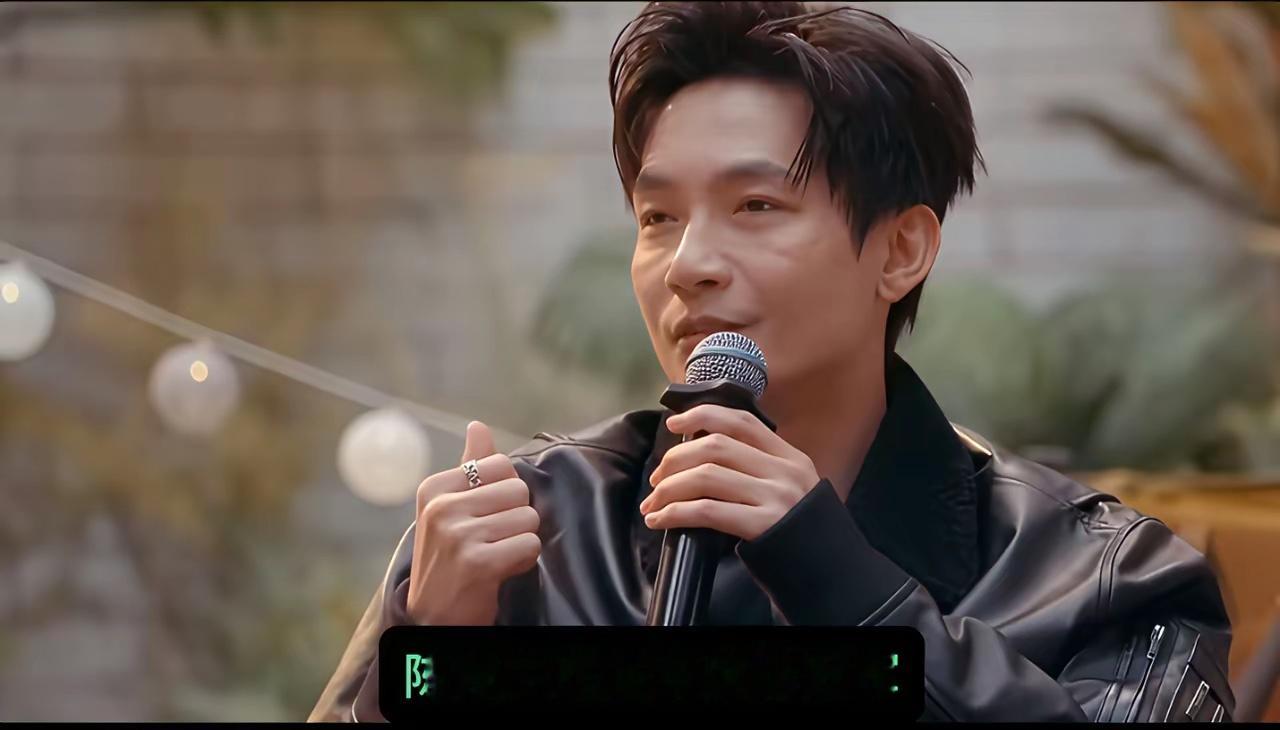 胡彦斌又输了。几乎成了一种宿命。从《披荆斩棘》第三季开始，两人便始终在同一条赛道