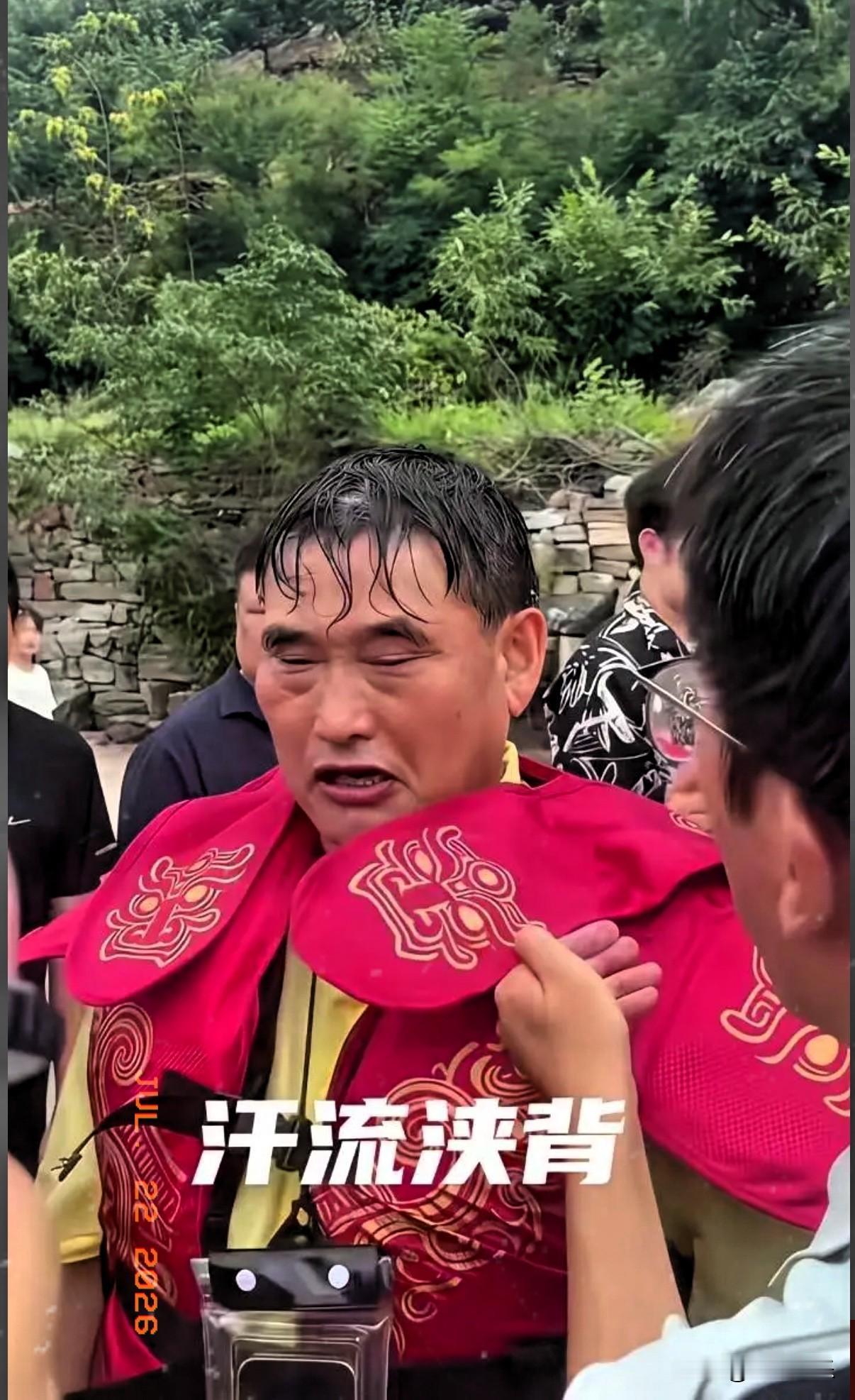 近日，大衣哥朱之文拒绝景区商演的话题刷屏网络，看完让人特别有感触。很多人以为他是
