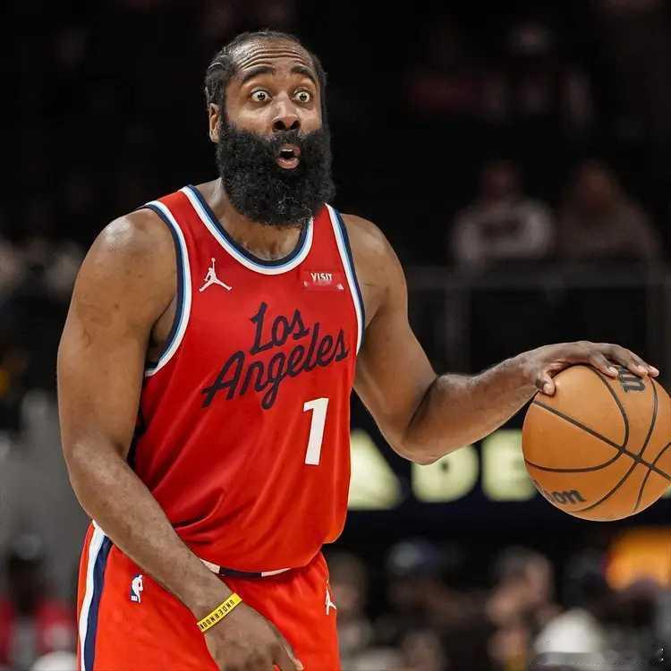 什么能进入前10呢？1、詹姆斯：42260（现役）2、贾巴尔：383873、马龙