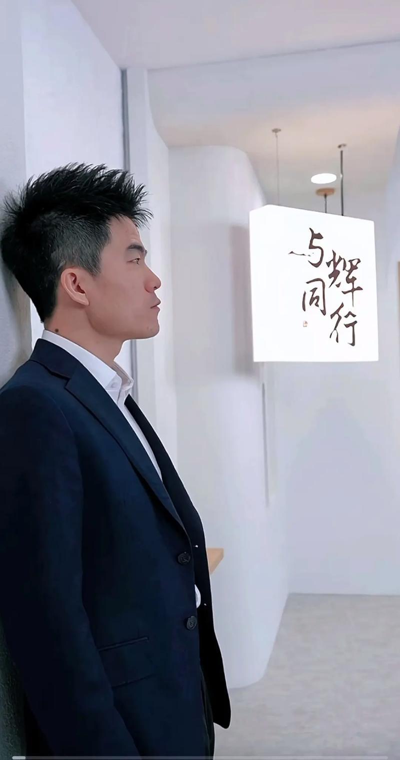 优思益这事过后董宇辉肯定还会带货但我估计，他肯定不会像以前那样在直播间卖情