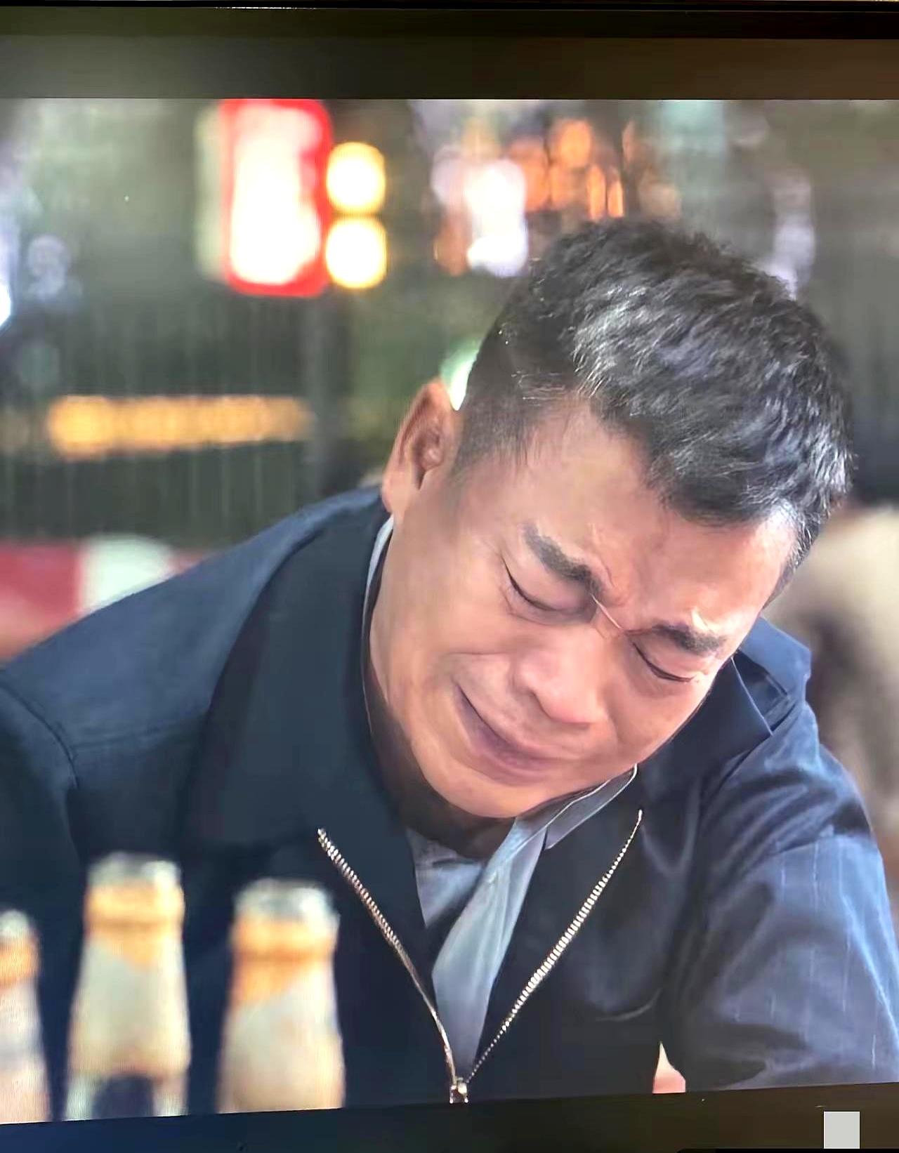 不仅张嘉译没想到闫妮也没想到孙浩跟老友几杯酒下肚后，在回家半道上实在憋不