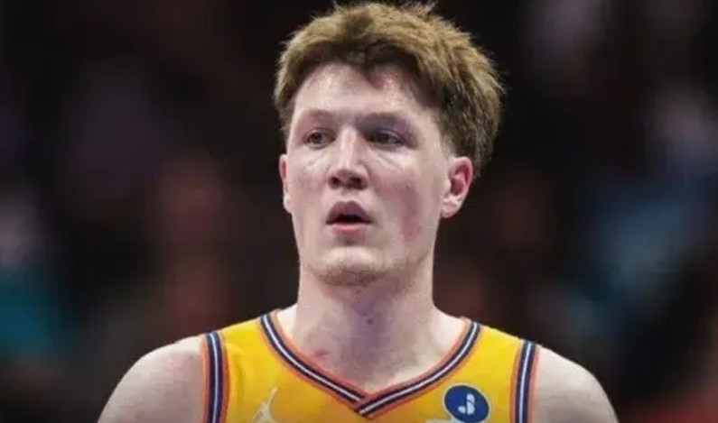 克尼普尔这表现，最佳新秀基本锁死了！场均19.1分5.3篮板3.5助攻，命中