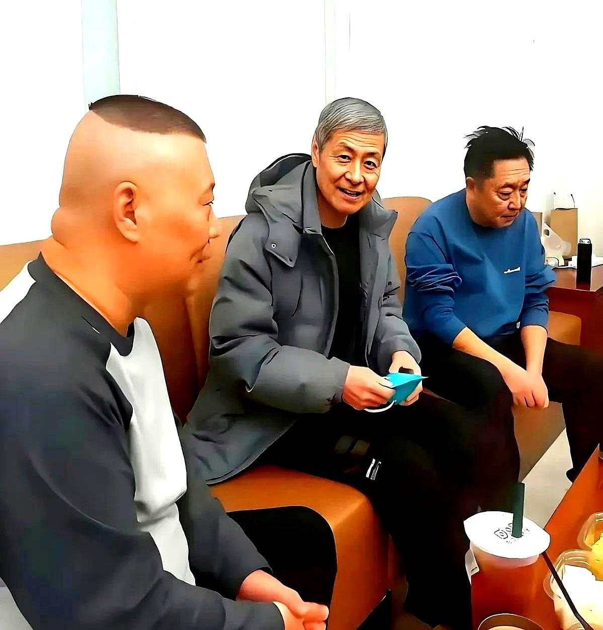 相声界又炸锅了！最近德云社后台惊现一位神秘大咖——马季老爷子当年的得意门生竟