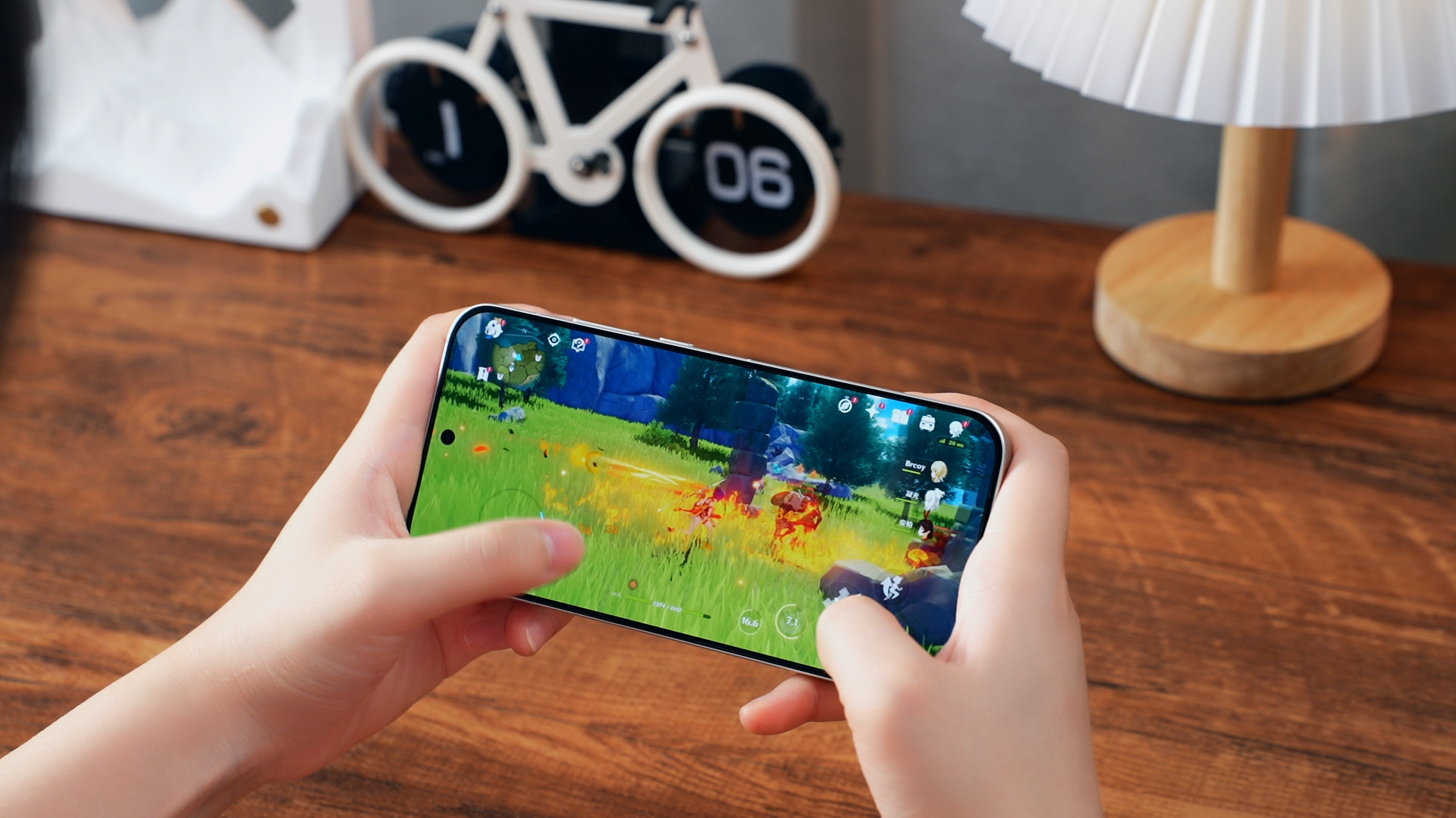 谁说性价比和性能不能兼得？刚拿真我GT8玩了30分钟《王者荣耀》：拉满超高画质+