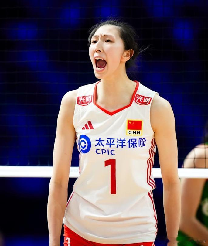 中国女排3比2保加利亚女排中国女排世联赛第四胜吴梦洁独得32分⚔️VNL