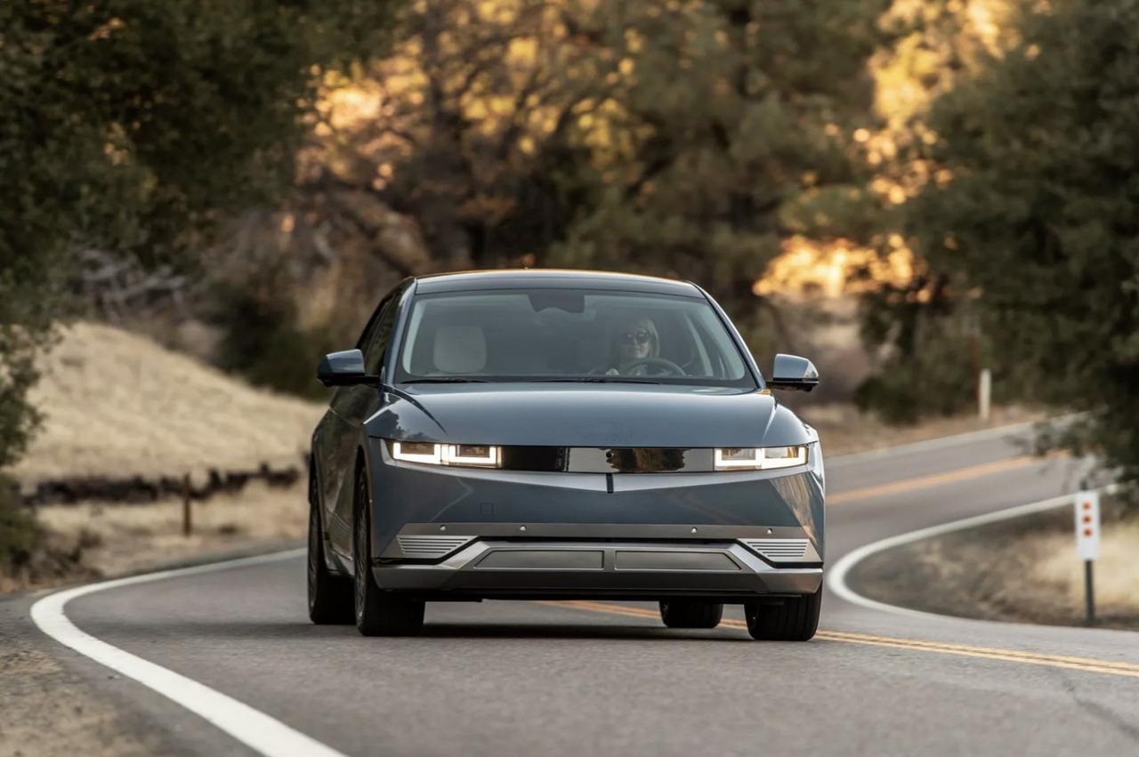 【中国外全球市场，现代电车销量全球第四】如果把中国市场排除在外的话，在全球其它