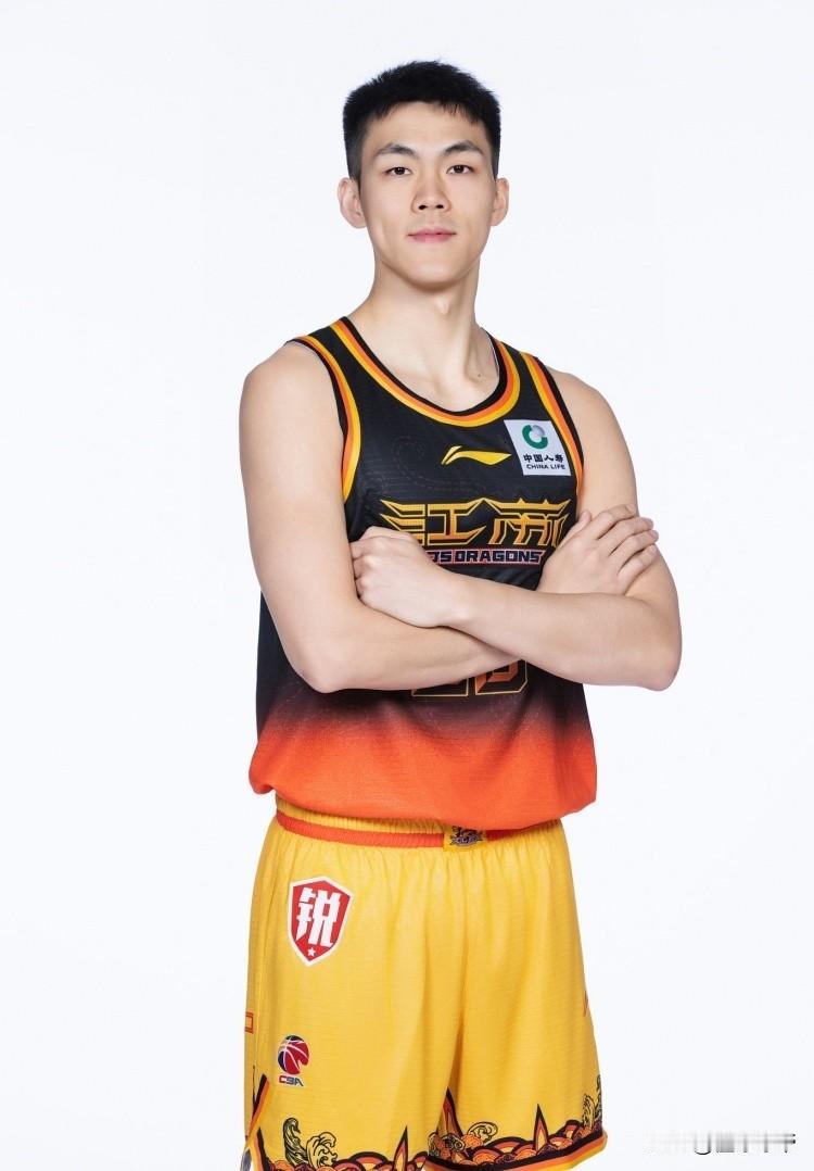 CBA史上最强新秀，探花庞峥麟新秀赛季就入选全明星首发+国家队!刚刚，中国男