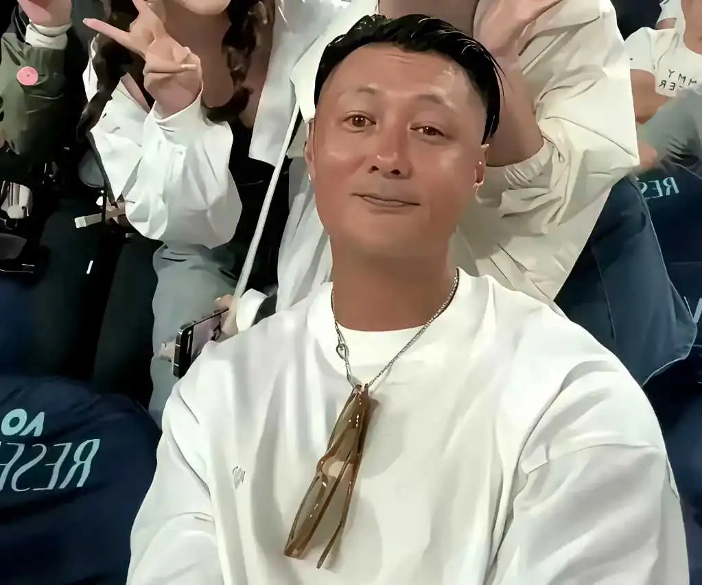 余文乐对自己的脸是真狠啊。