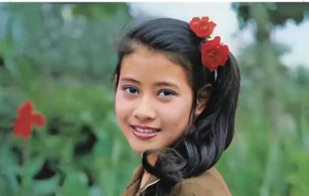 那时的泰王审美可以哦，眼睛不传神的女人那不叫美人。眼睛是心灵之窗，是气质气场的来