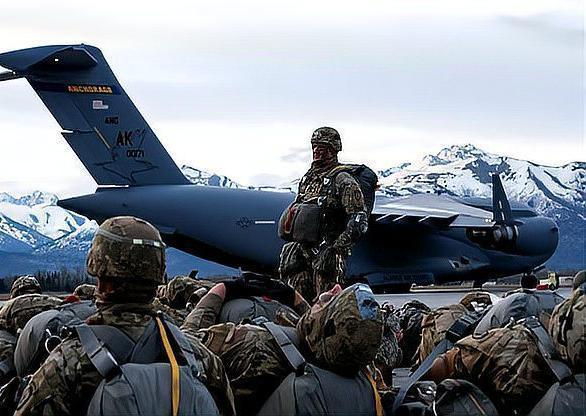 一声枪响搅黄美伊战局！特朗普被三方拿捏打伊朗彻底身不由己美国本土的一声枪