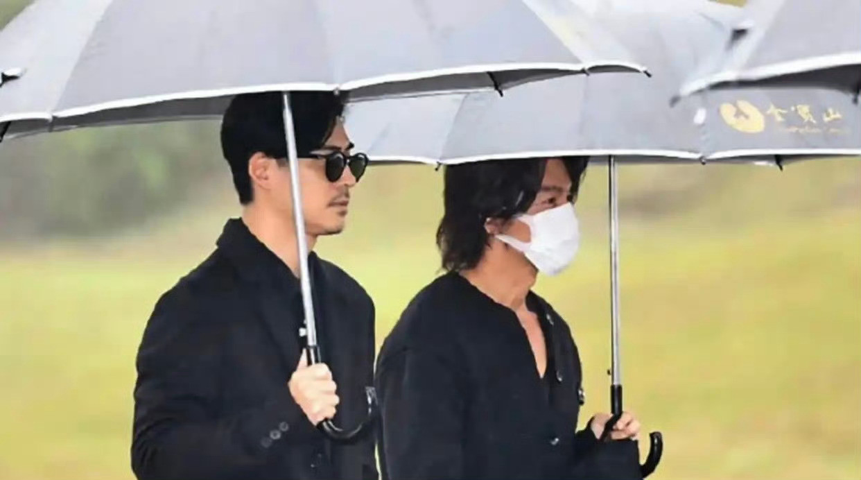 周渝民搀扶哭红双眼的言承旭今天台北的雨和二十年前《流星花园》里的那场雨好像是