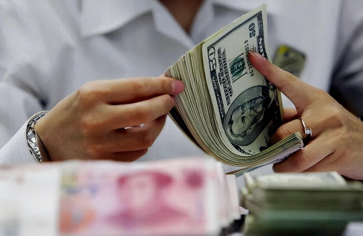 越欠越横！39万亿美债压顶，中国13年悄悄搬家，美联储没反应过来！39万亿美