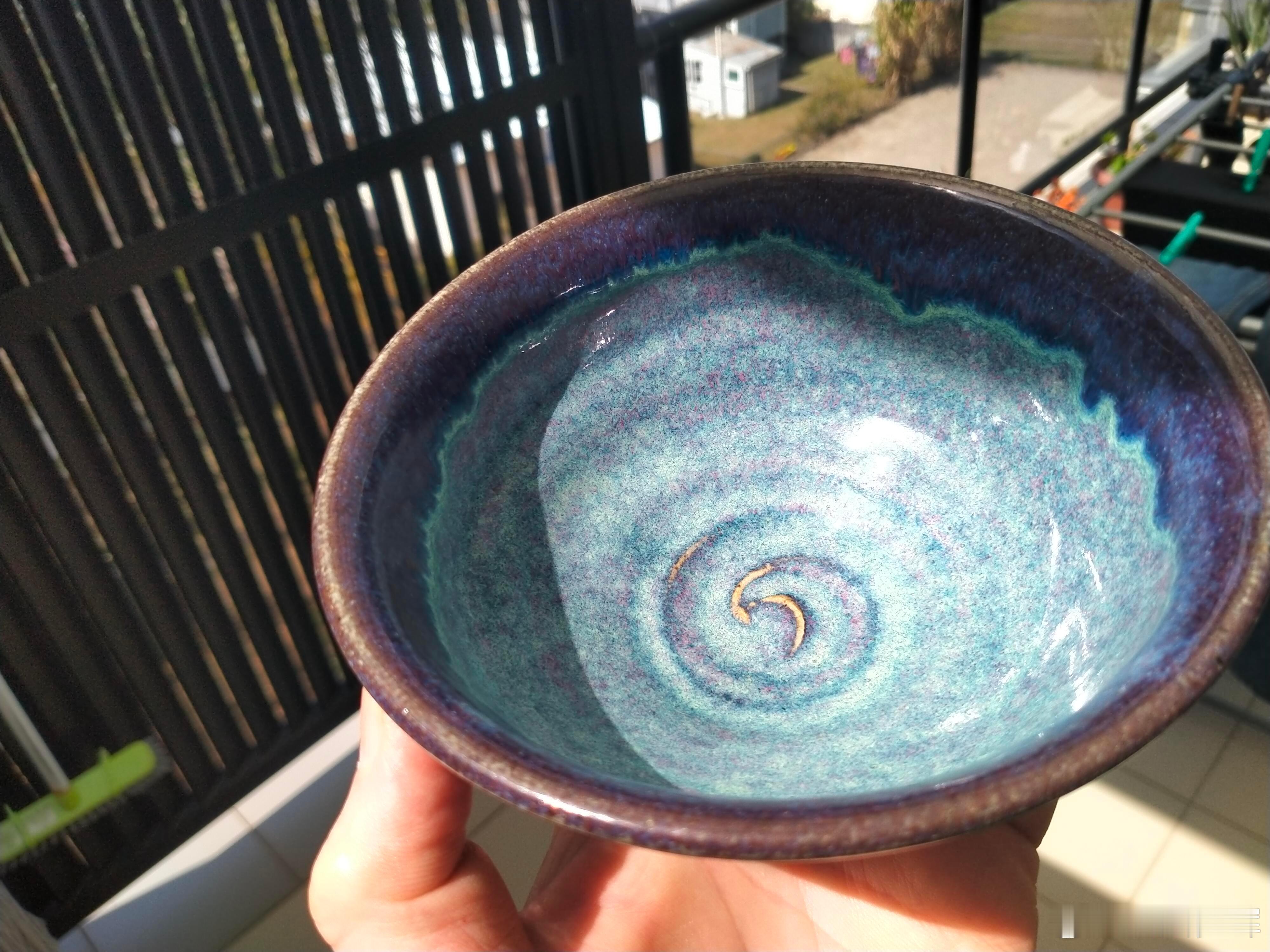 每周鉴赏收藏精品之北宋钧窑窑变釉碗收藏鉴赏就是痛并快乐着。痛一般来